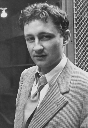 Ги Эрнест Дебор (Guy-Ernest Debord). Фото: Париж, июнь 1954 года